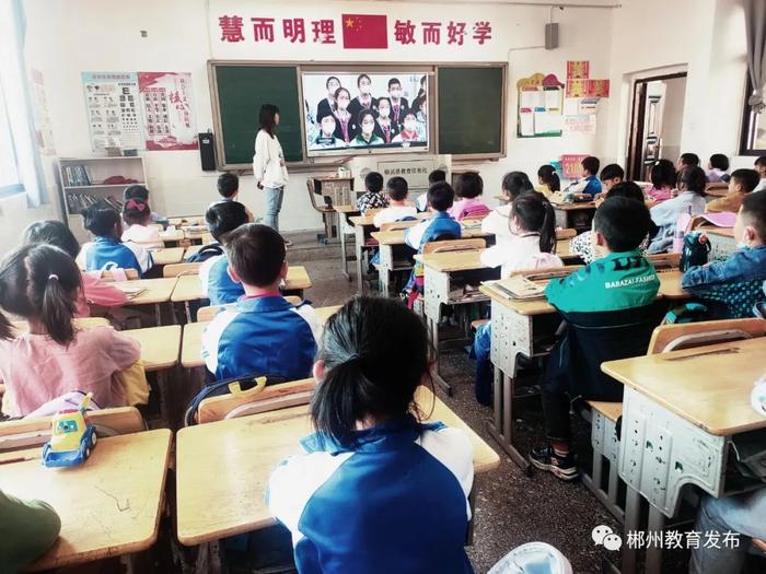 八太空生活趣味多直播课_太空趣味小课堂_太空生活趣事多赛课
