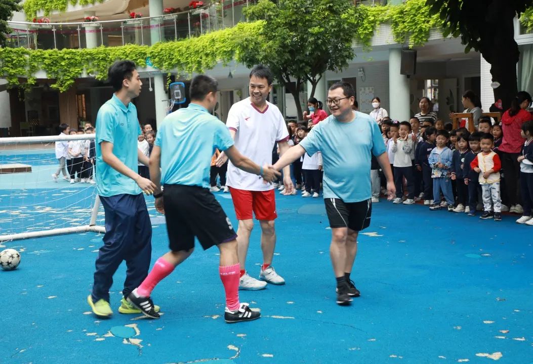 足球开球相关规则_足球规则开球相关图片_足球规则开球相关知识