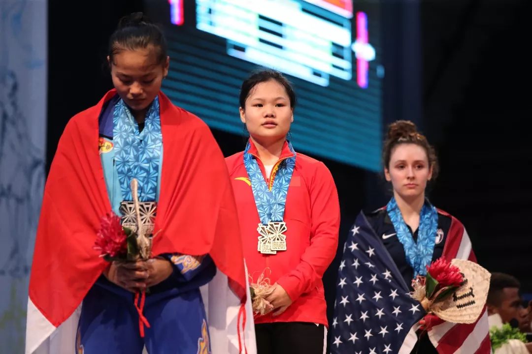 日本举重女运动员传奇_日本女子举重队员老将_在日本的女子举重冠军