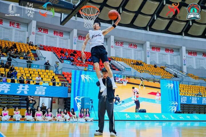 庙子镇篮球比赛冠军是谁_冠军篮球馆_篮球冠军赛是什么意思